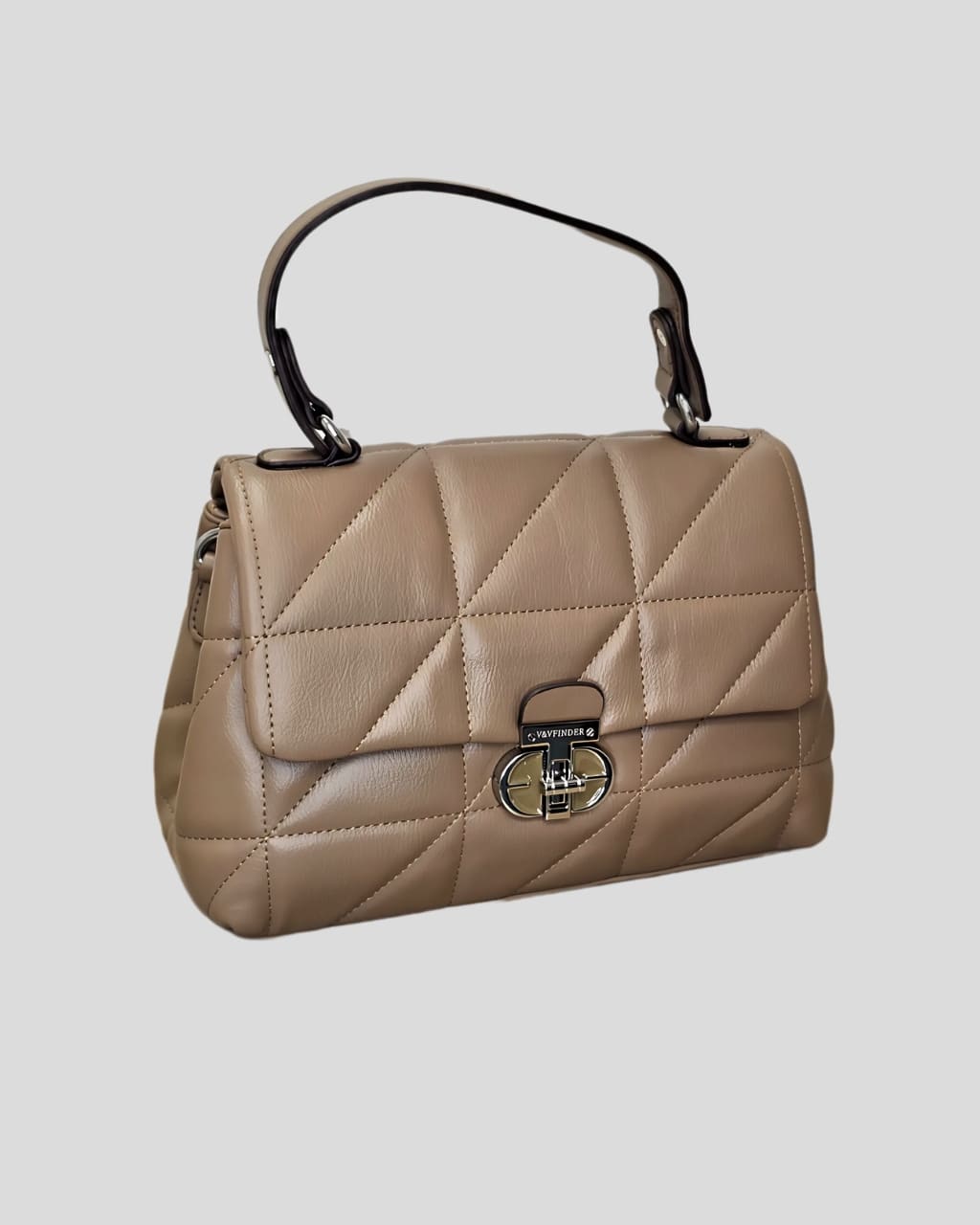 1-Bolso acolchado con cierre metálico, en color visón, para otoño/invierno, en AnuSska Moda.