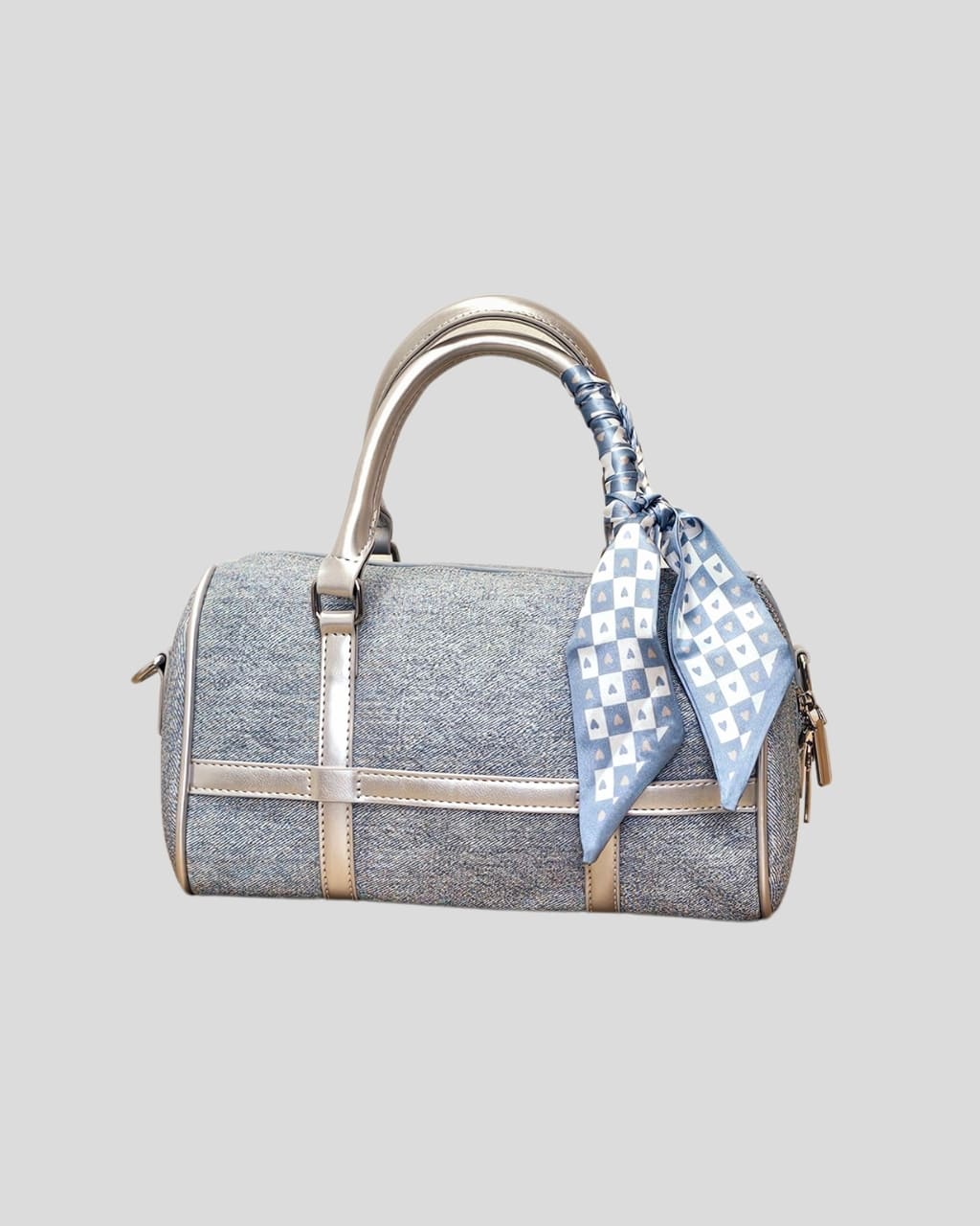 Bolso tejano pequeño, en color tejano claro, para primavera/verano en AnuSska Moda.