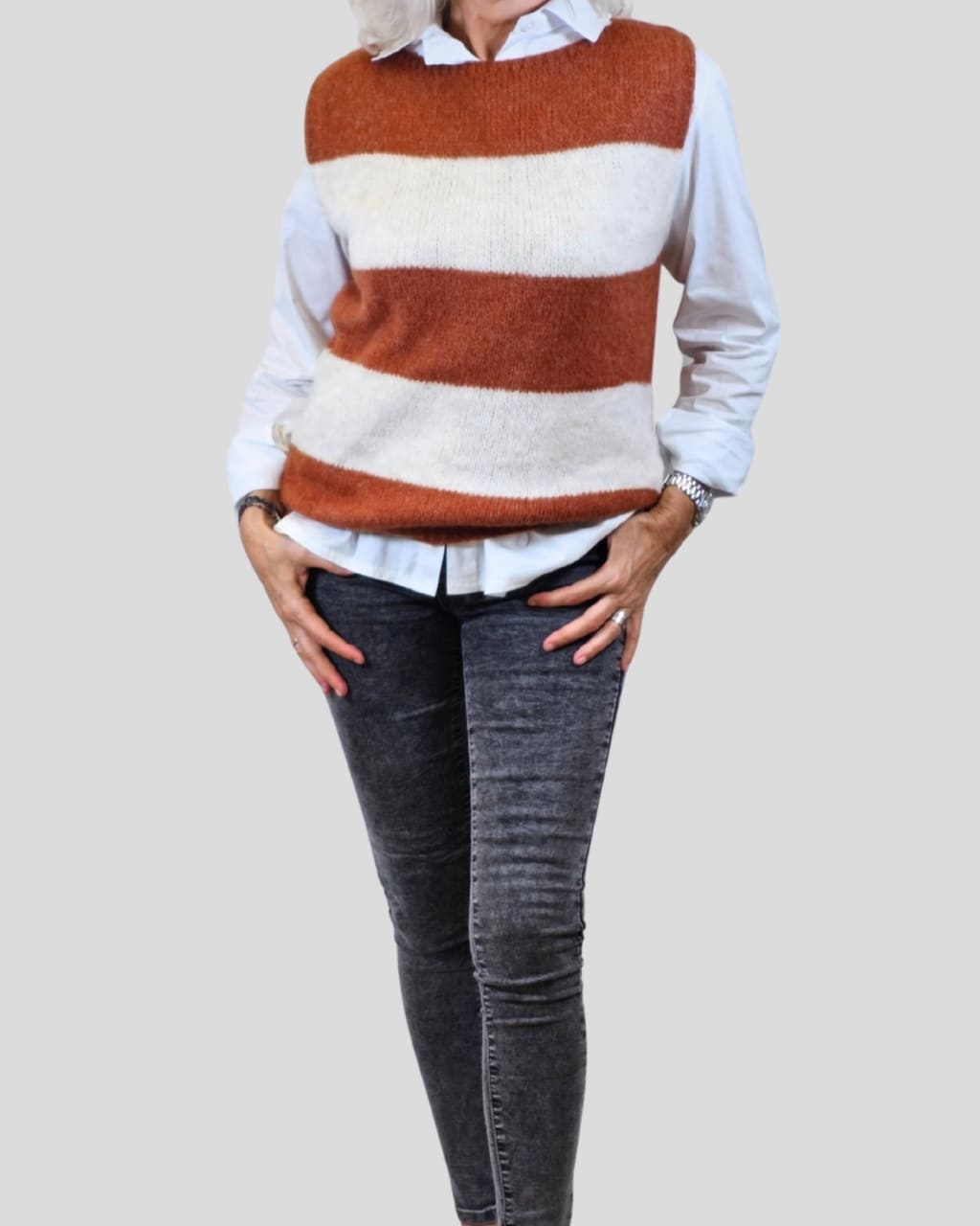 Chaleco de lana de raya ancha, en color teja, para otoño/invierno, en AnuSska Moda.