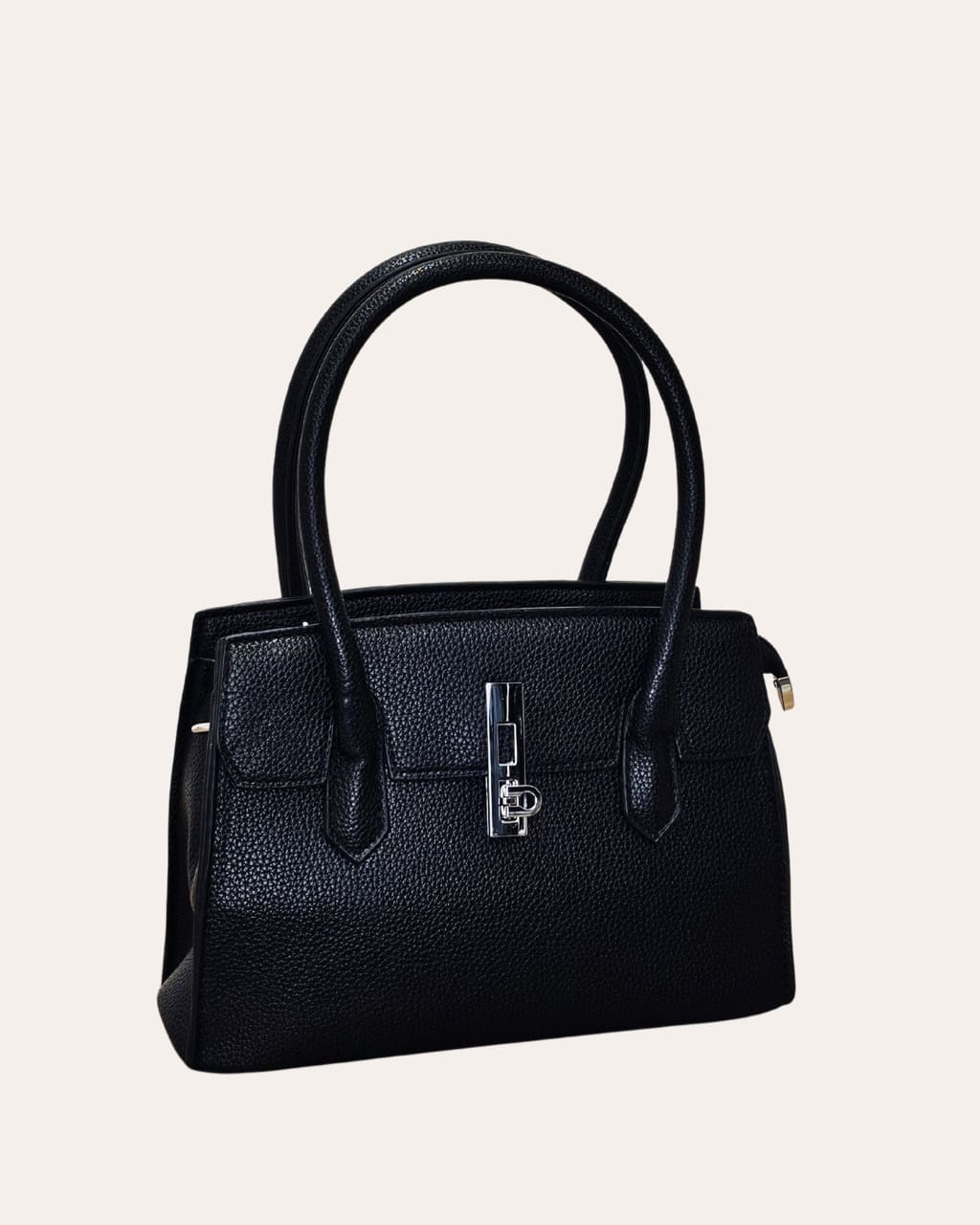 Bolso pequeño de vestir grabado, en color negro. para otoño/invierno, en AnuSska Moda.