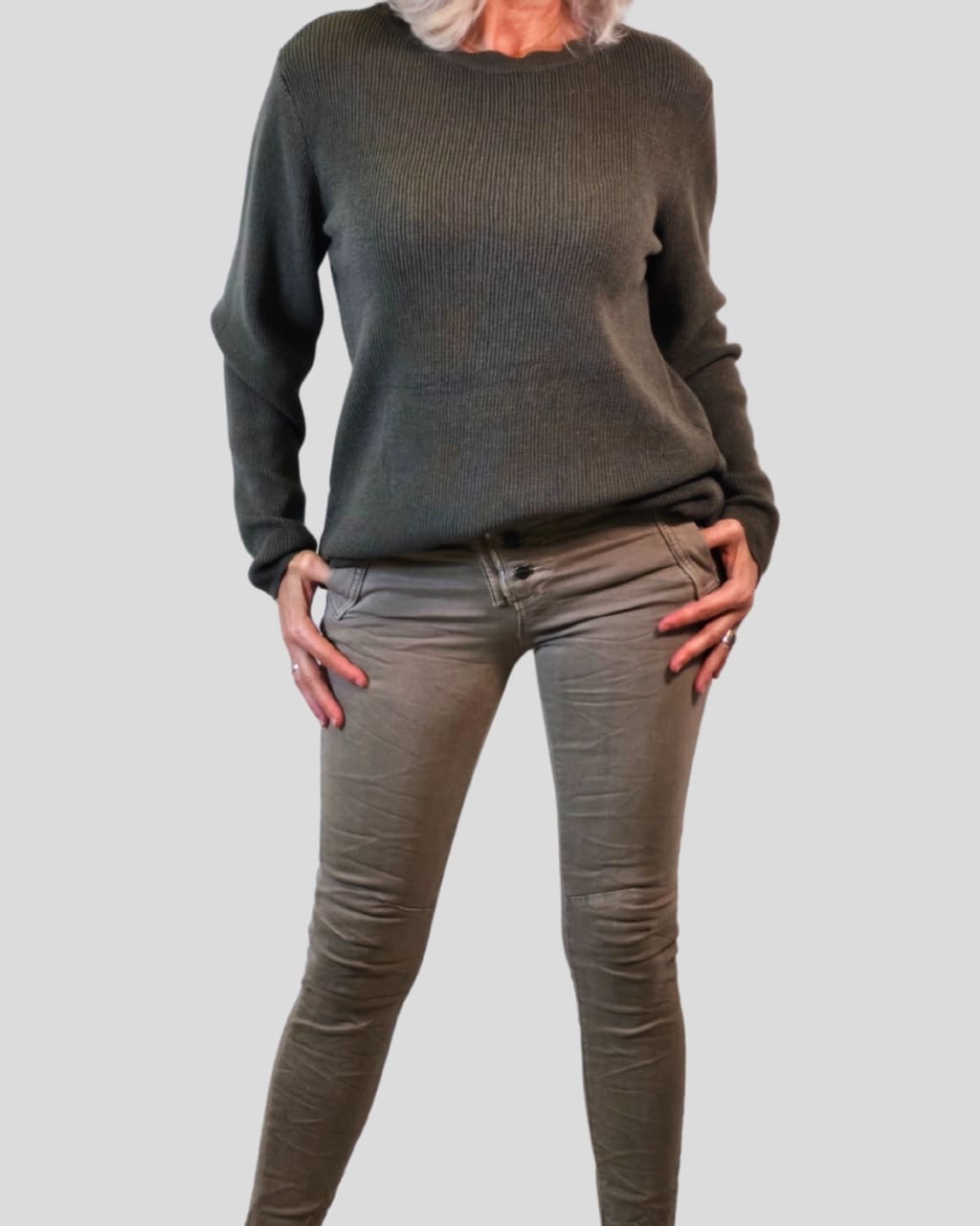 Jersey nido de abeja con detalles ondulados, en caqui, para otoño/invierno, en AnuSska Moda.