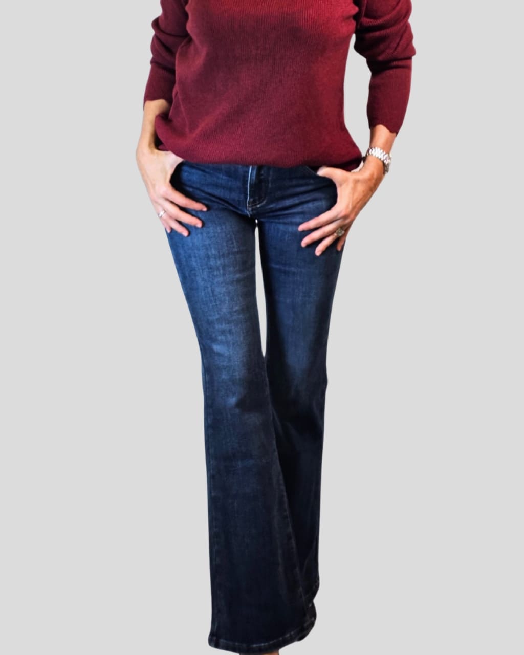 Tejano acampanado en color tejano oscuro, para otoño/invierno, en AnuSska Moda.