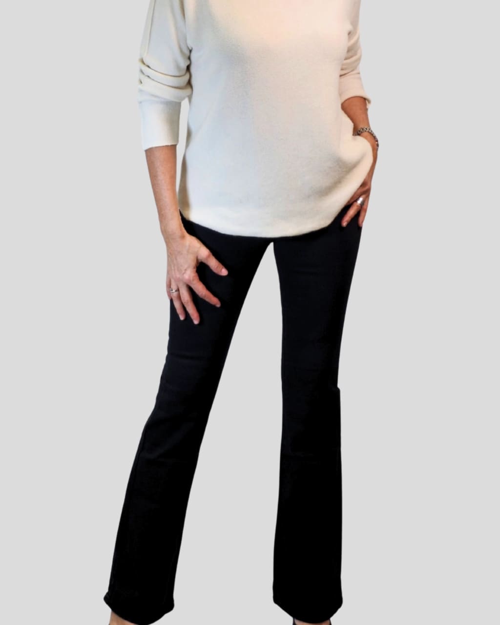 Tejano Acampanado alto de tiro en color negro, para otoño/Invierno, en AnuSska Moda.