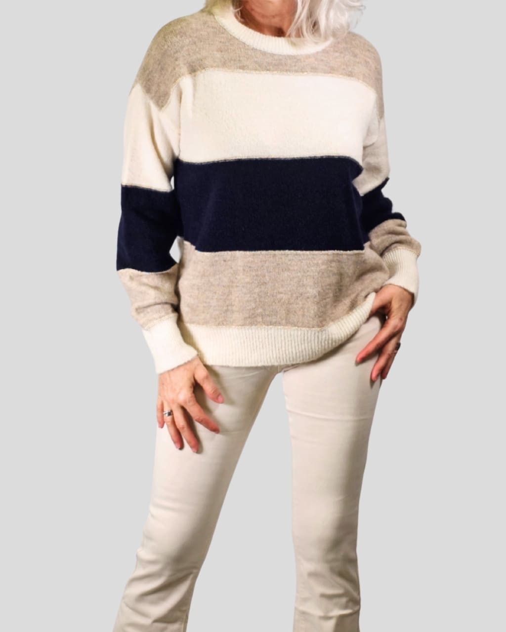 Jersey tricolor, hilo dorado, en color azul marino, para otoño/invierno, en AnuSska Moda.