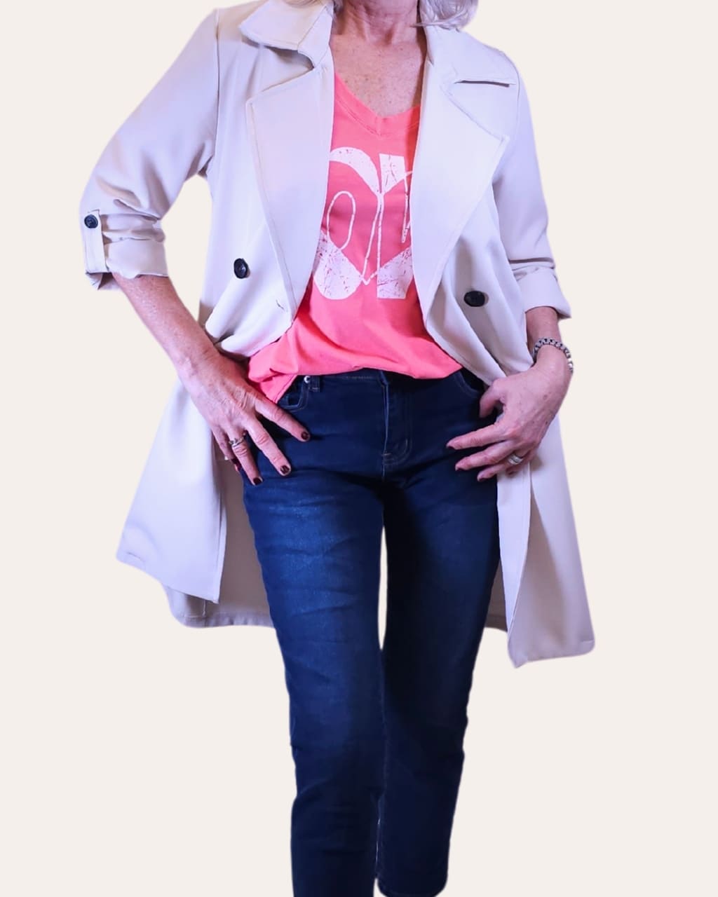 Gabardina Fina con Cinturón, en color crudo, para primavera/verano, en AnuSska moda.