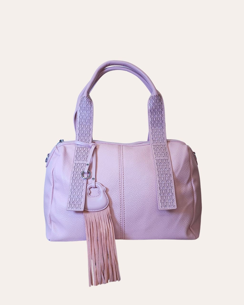 Bolso Bowler con flecos, en color rosa palo, para primavera-verano, en AnuSska Moda.